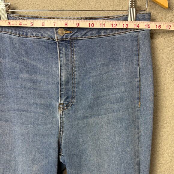 We The Free Just Float On Flare Jeans Wide Bell Bottom Light Wash Size 30 Boho - Picture 5 of 10